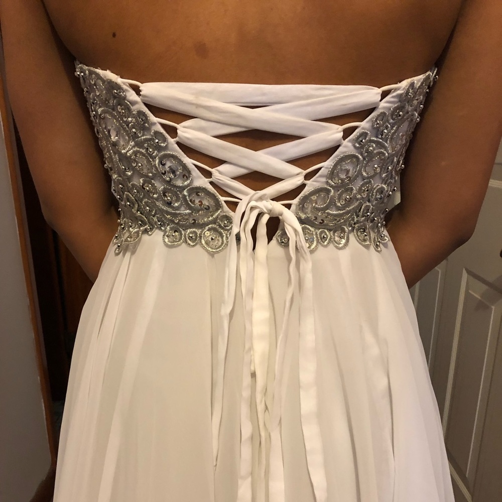 PROM DRESS - Picture 2 of 6